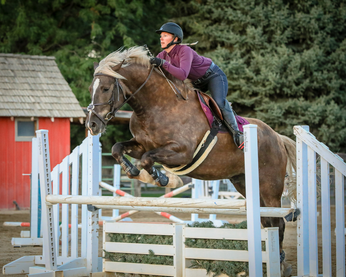 IMAGE: http://bwhip.com/galleries/BlogPhotos/sarah_0918/6U4A7191.jpg